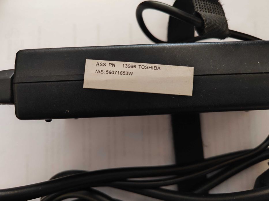 Carregadores Originais Portátil: HIPRO (Acer) 19V + TOSHIBA 15V (90W)