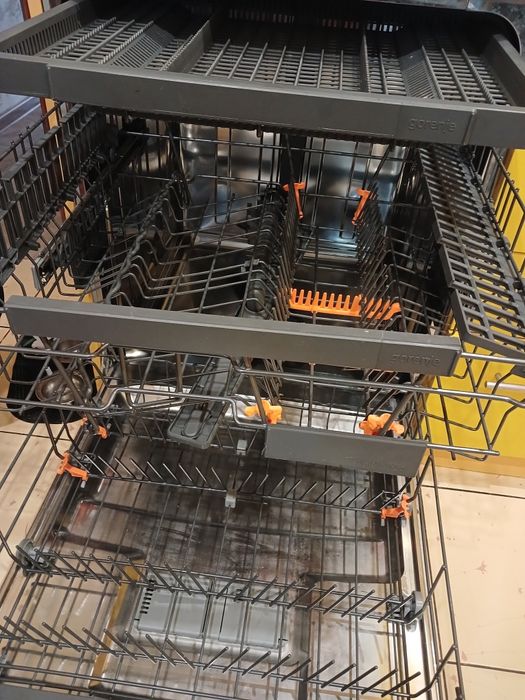 Посудомийна Гореніє на запчастини або під ремонт