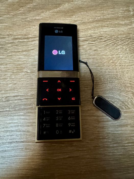 LG Chocolate KE800 Platinum