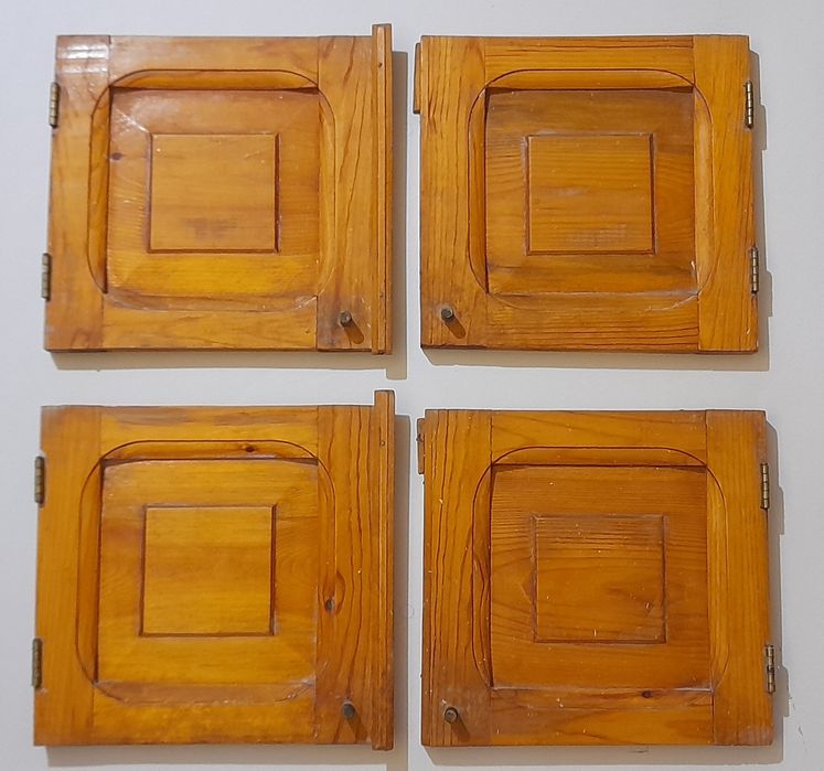 Дверки из сосны 315 x 660 мм.