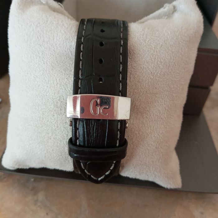 Годинник швейцарський Gc