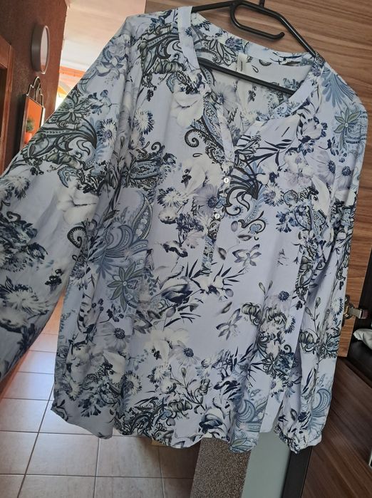 Błękitna bluzeczka r. XL soyaconcept