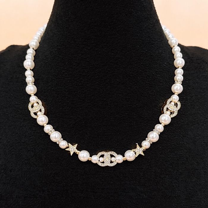 Кольє Chanel, чокер з перлин