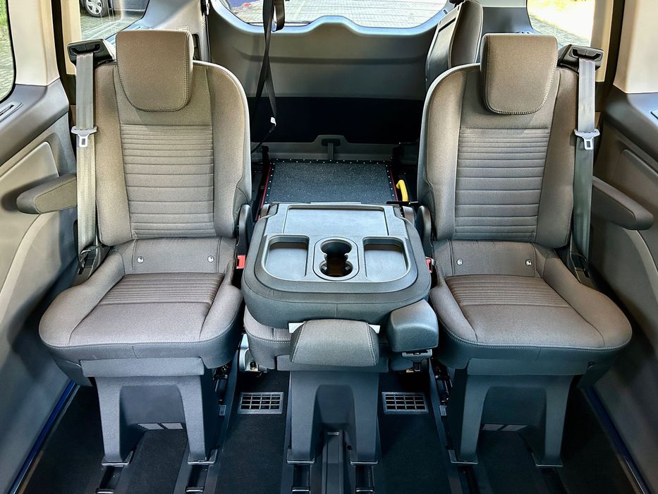 Nowe fotele Ford Tourneo Custom - Ostatnie sztuki (środek/stolik)