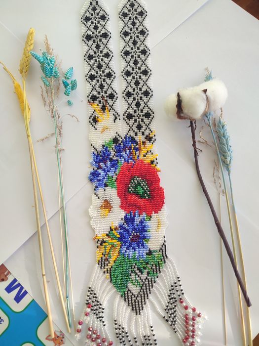 Вишуканий гердан ручної роботи