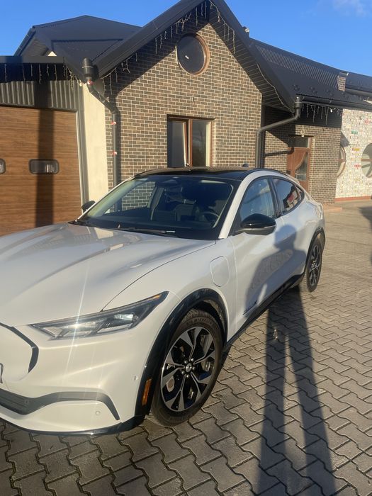 Ford mustang mach-е premium