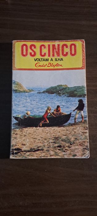 Livro Os Cinco vootam à Ilha