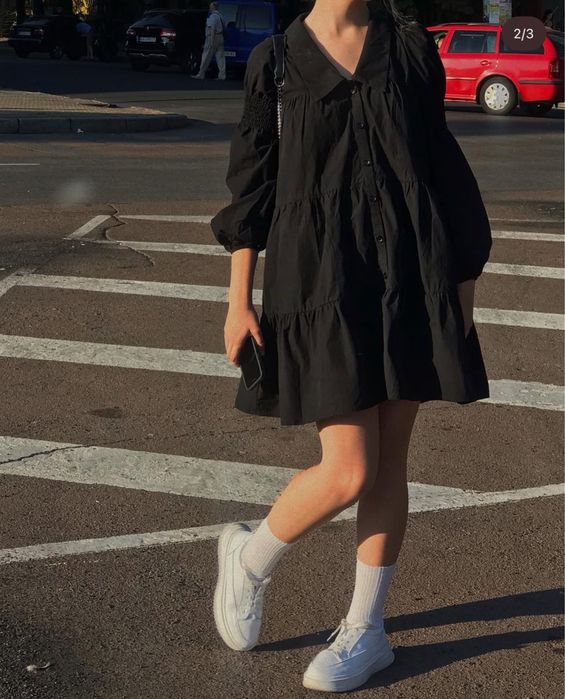 Чорна сукня , вільна