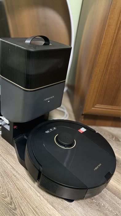 Робот пилосос-миючий.  RoboRock Q5 Max Plus (Black)