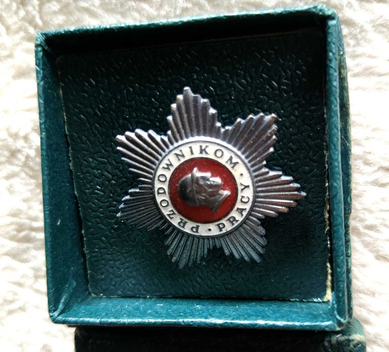 Medal przypinka Przodownik Pracy PRL