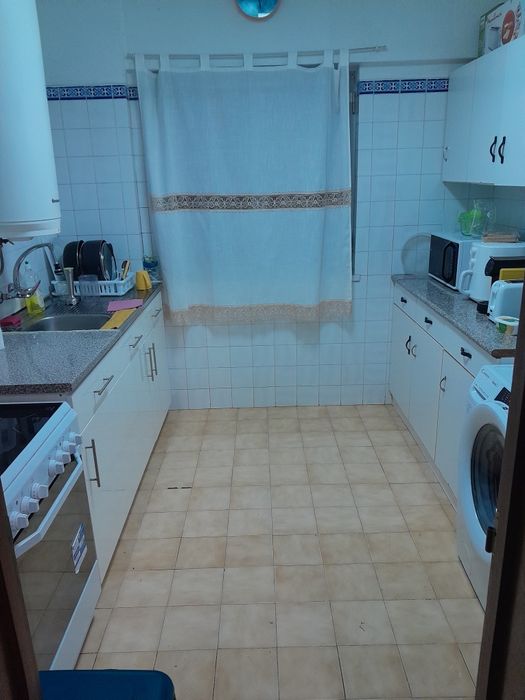 Alugo quarto para uma pessoa ou casal em Santarém