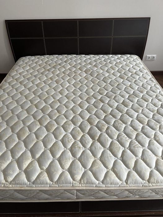 Продам велике ліжко