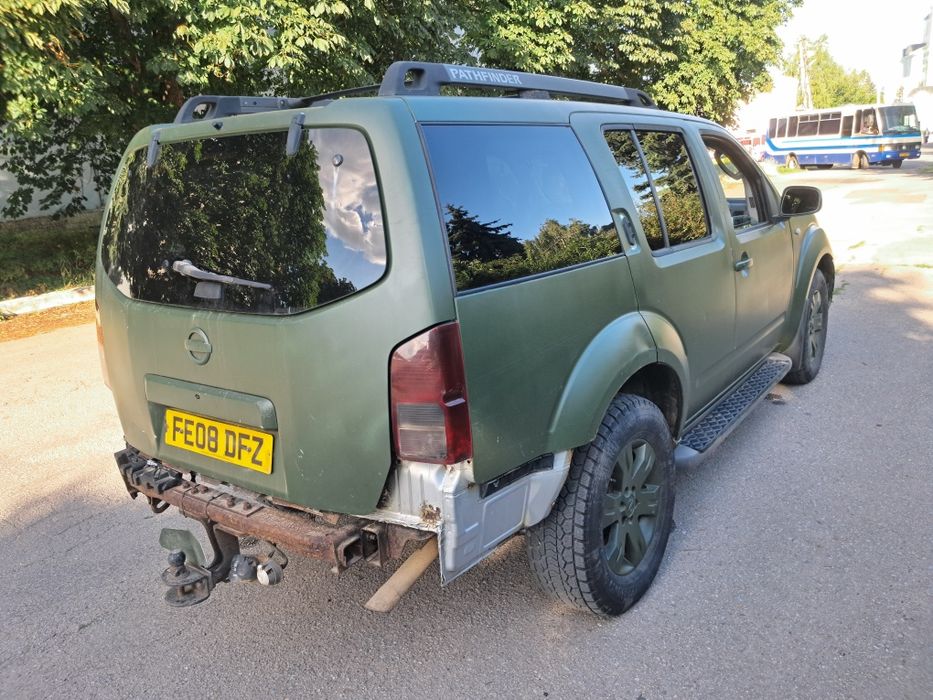 Nissan pathfinder 2.5 tdi