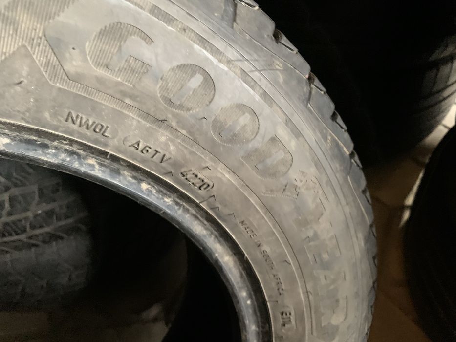 215/65R16C Goodyear (2шт) всесезон