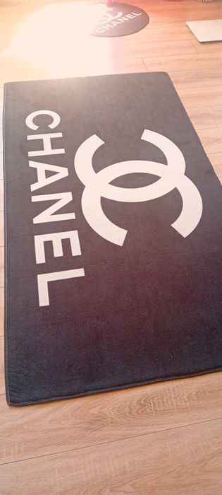 Dywan chanel 184cm na98cm