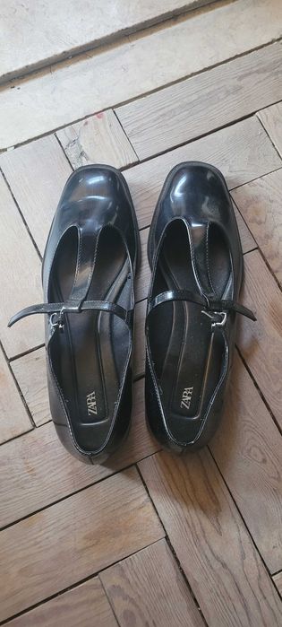 Sapatos mulher - ZARA 42