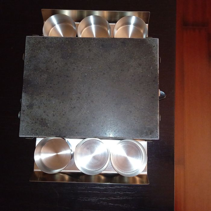 Grelhador de pedra vulcânica para mesa