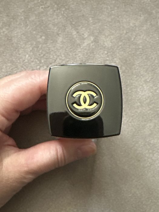 Продам тональный CHANEL Sublimage l’essence de teint тон B20