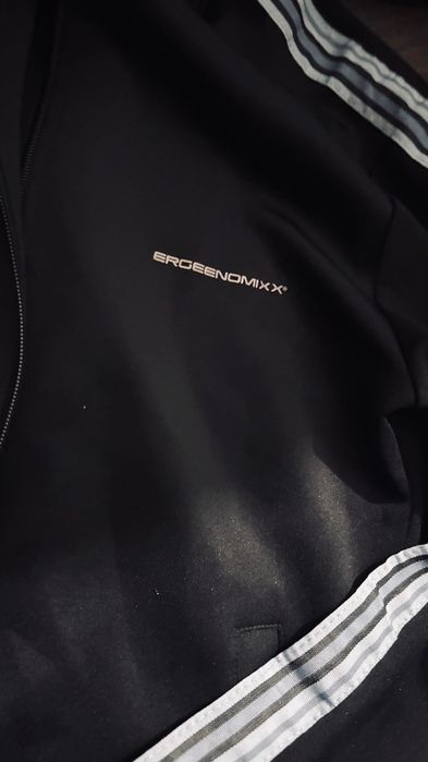 кофта спортивна весняна