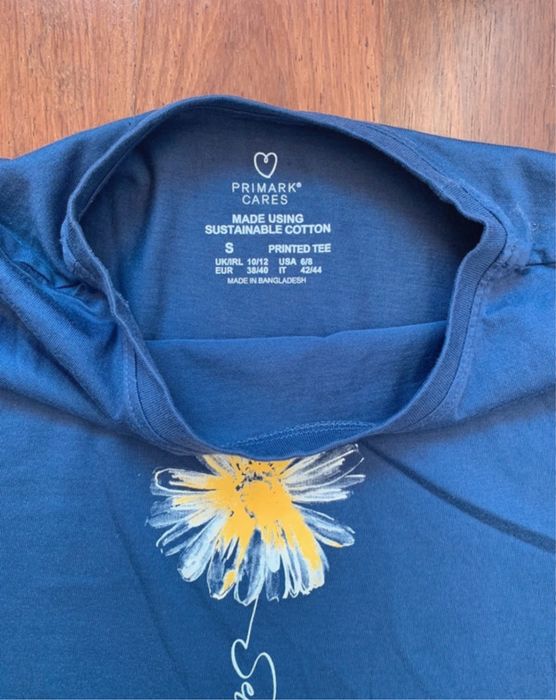 T shirt nova.     .