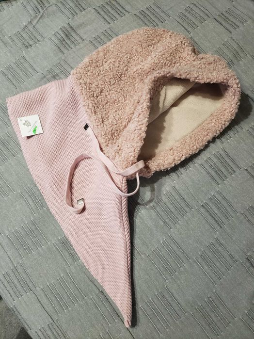 Капор жіночий трикотажний.