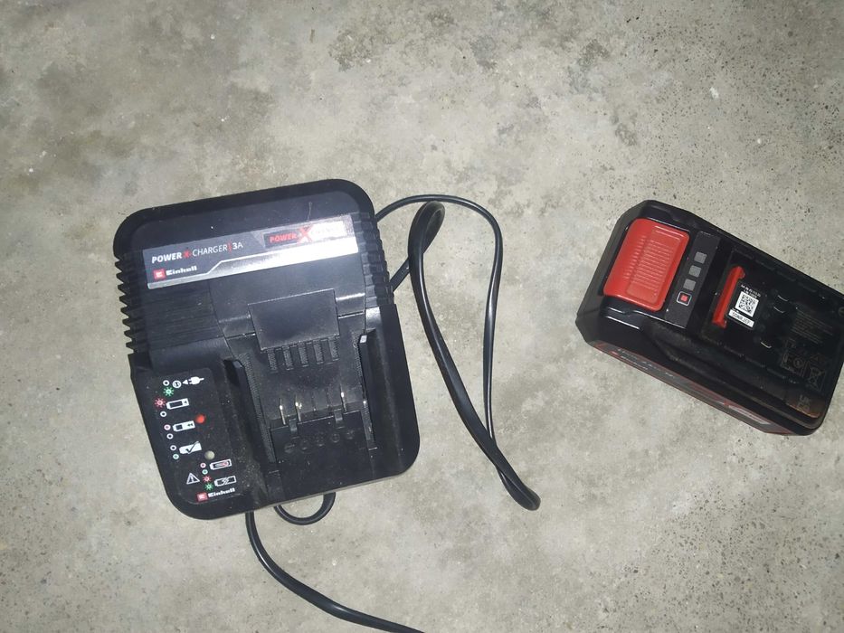 Máquina desentupidora mais bateria e carregador