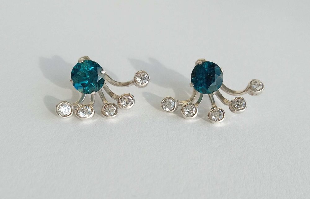 Сережки серьги гвоздики з синіми каменями, срібло 925 проба, вага 4,25