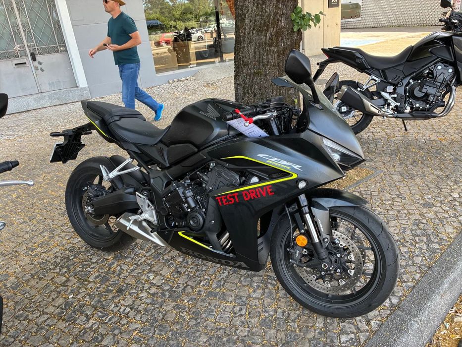 Honda CBR  650 R