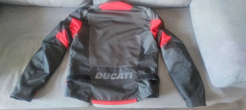 Vendo casaco Ducati Original