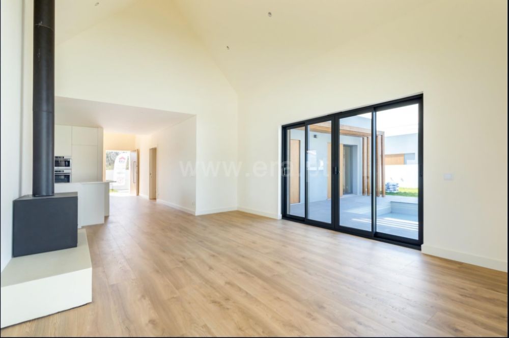 Moradia Nova T3 c/ Piscina, Santo Estêvão  / Benavente