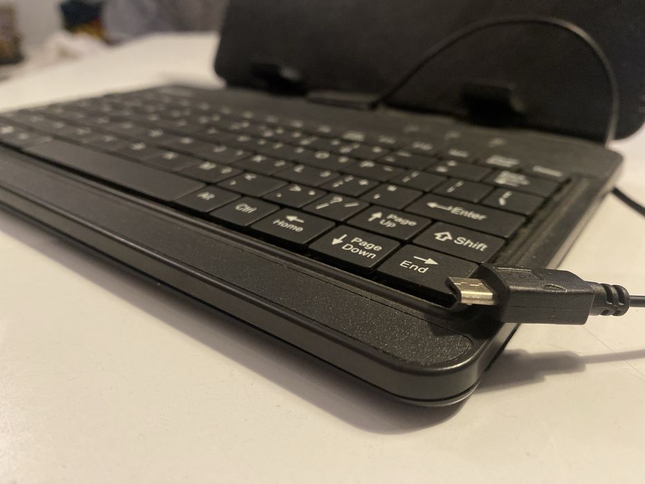 Mini klawiatura do tabletu Vakoss TK-542UK + etui 7”