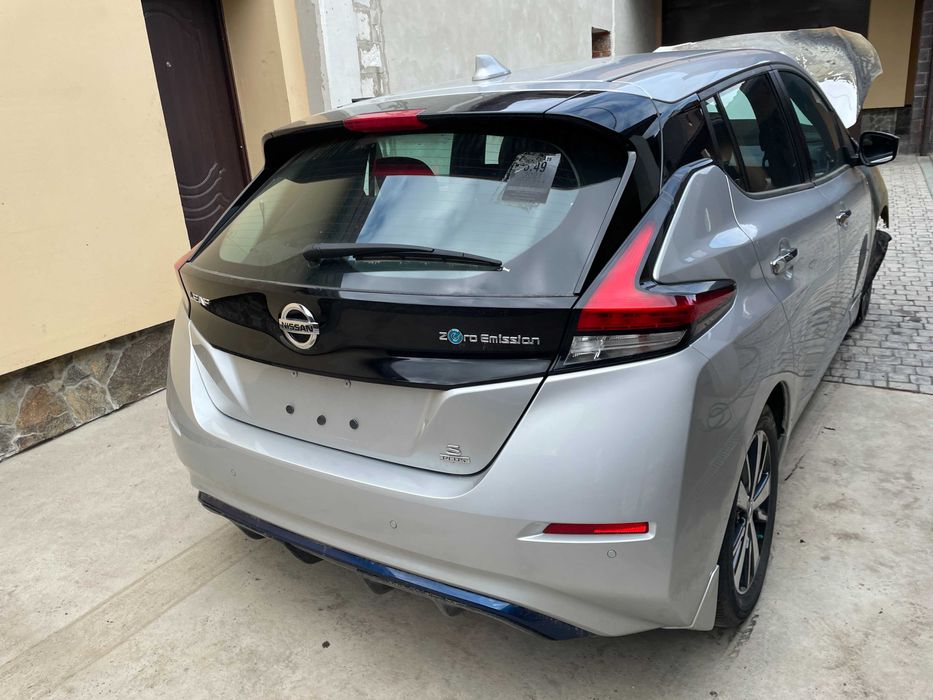 Четверть права/ліва Nissan Leaf ЛИФ ZE1 K23 2018-