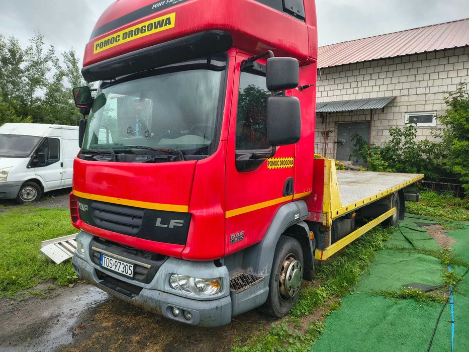 Samochód cięzarowy "laweta" DAF LF 45