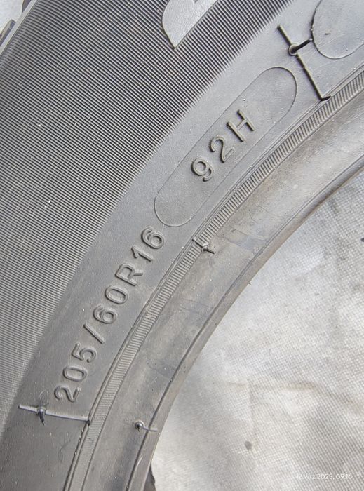 205/60r16 92H BF Goodrich g-Force Winter 2