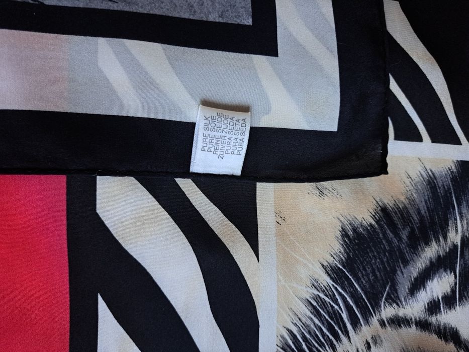 Тигри з великими очима. Шовк.