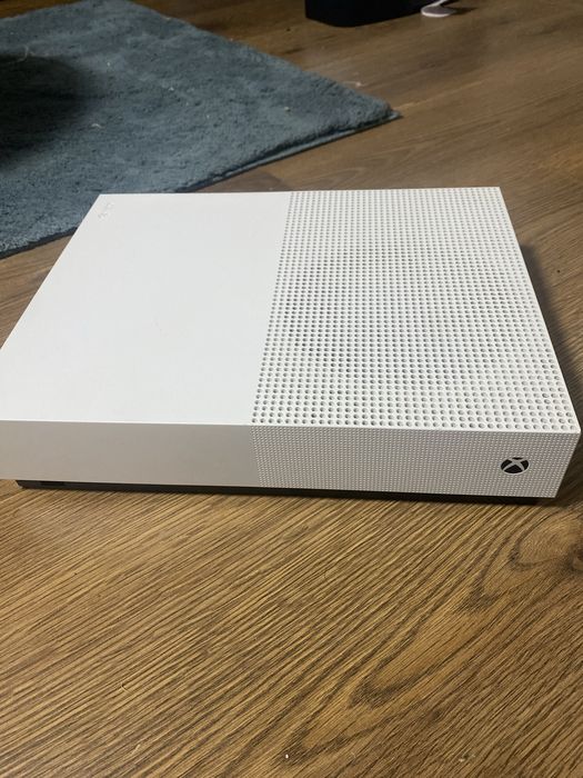Xbox One S 1TB – ZESTAW + PAD + 4x FIFA | Gotowy do gry
