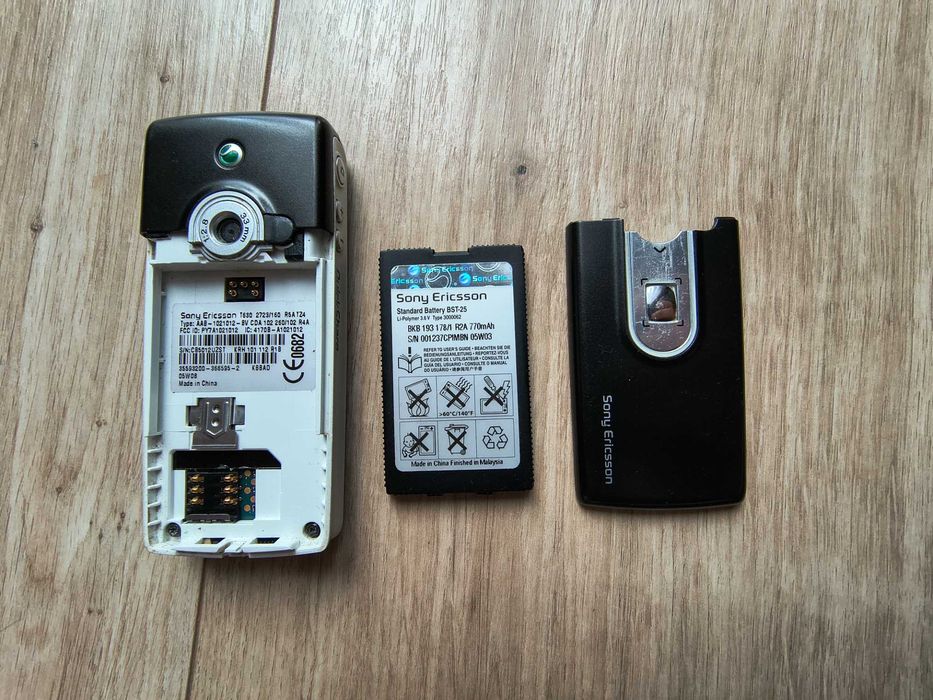 Retro telefon Sony Ericsson T630
