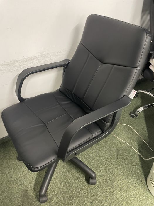 Крісла офісні, крісла на колесиках , шкіряне крісло