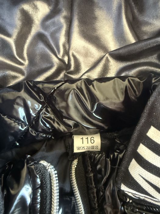 Kurtka lakierowana czarna 116