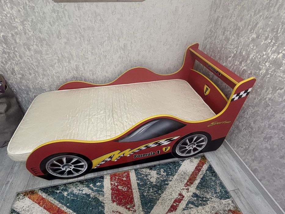 Кровать машина дитяча з матрацом , односпальна