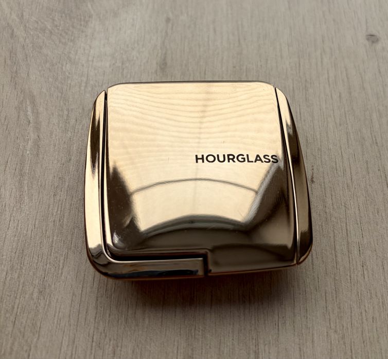 Róż Hourglass Luminous Flush