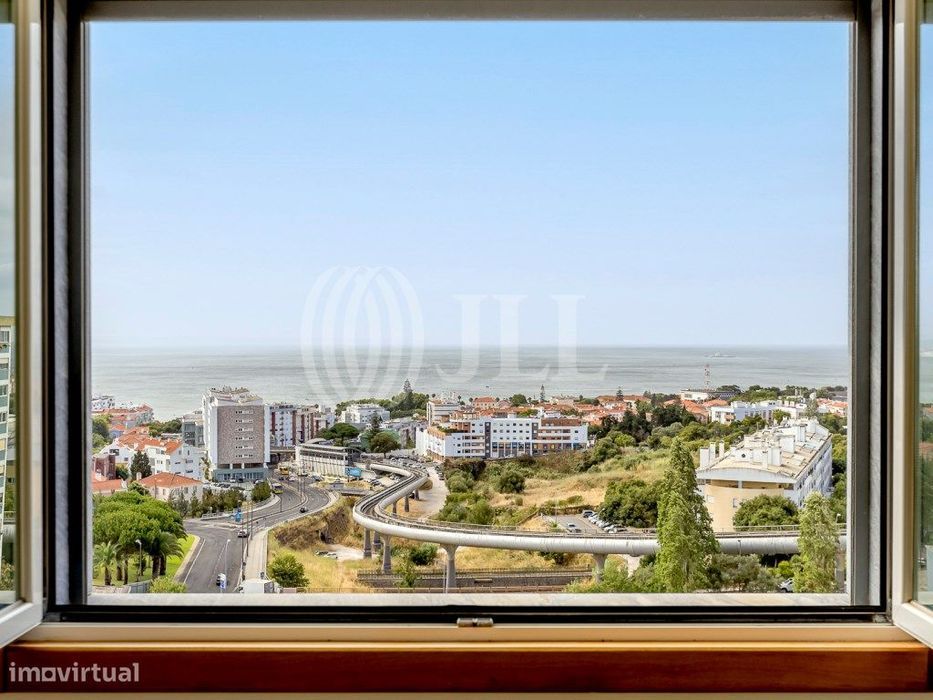 Apartamento T3 no condomínio L Towers, em Paço de Arcos