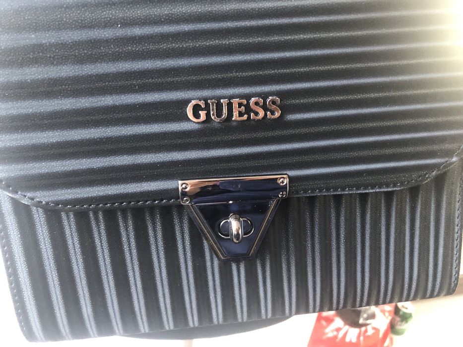 Elegancka torebka Guess