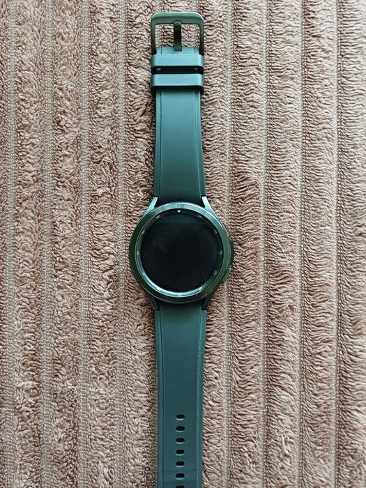 Смарт-часы Samsung Galaxy Watch 4