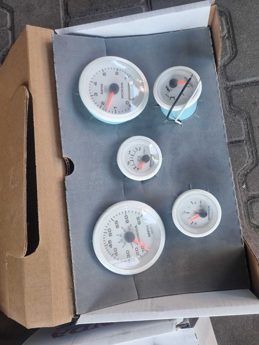 Silnik zaburtowy Honda nowe zegary białe