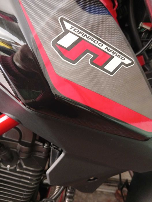 Benelli TNT 125, como nova