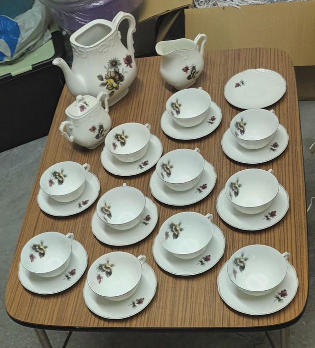 Serviço de chá em porcelana Vista Alegra (incompleto)
