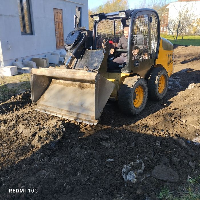 послуги мінінавантажувача бобкат