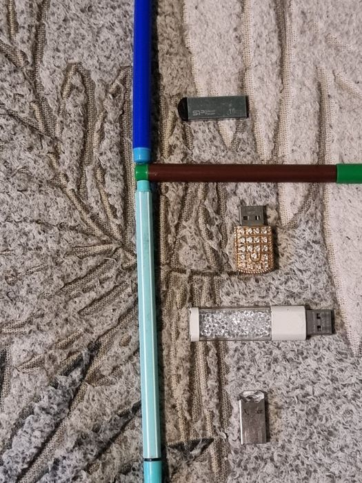 Флешка від 2 до 256 гб