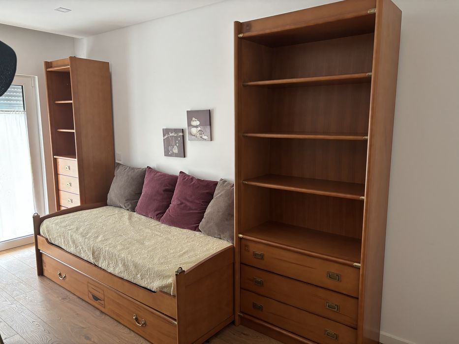 Quarto juvenil com motivos náuticos